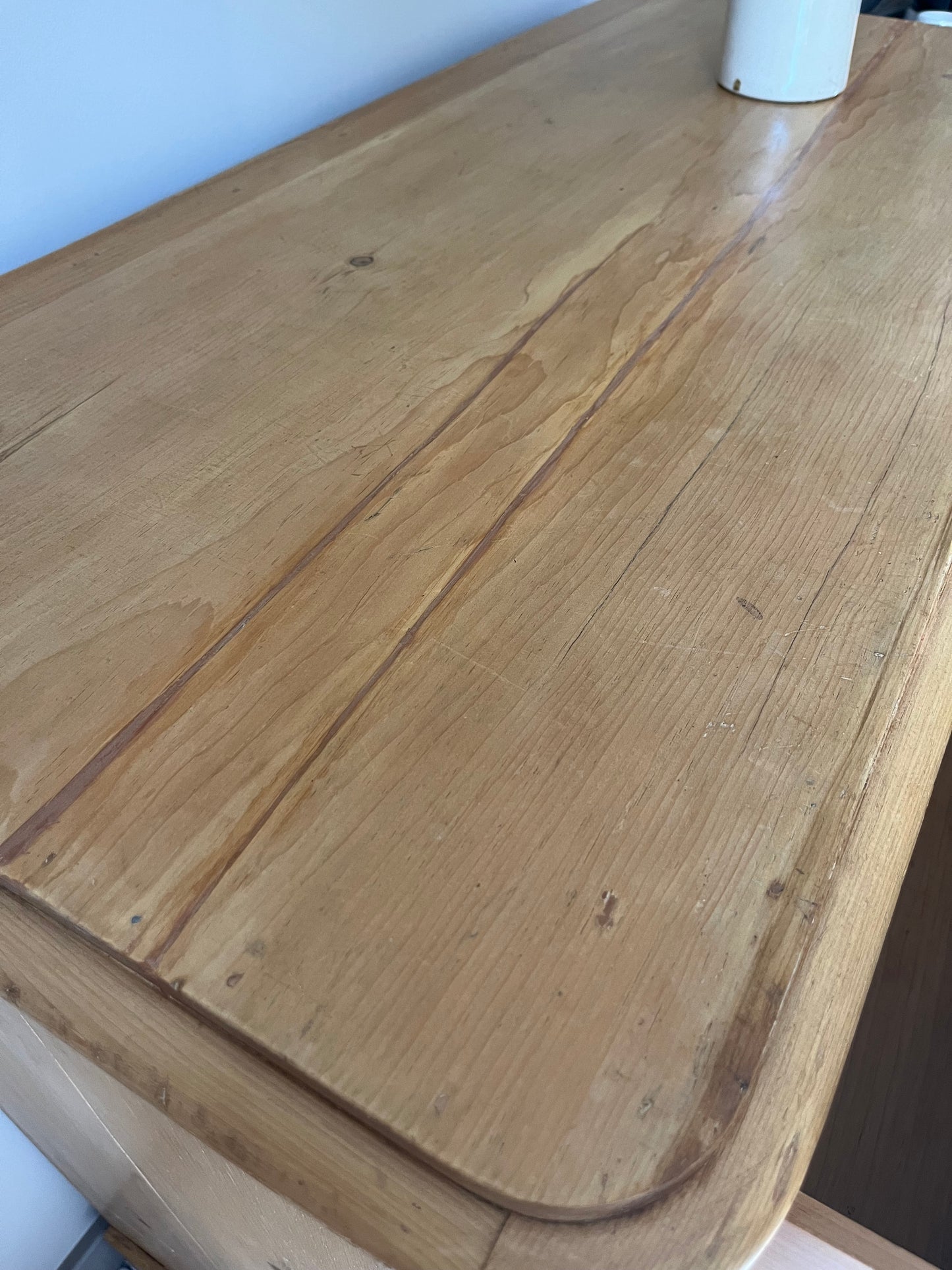Pine Chest of Drawers.