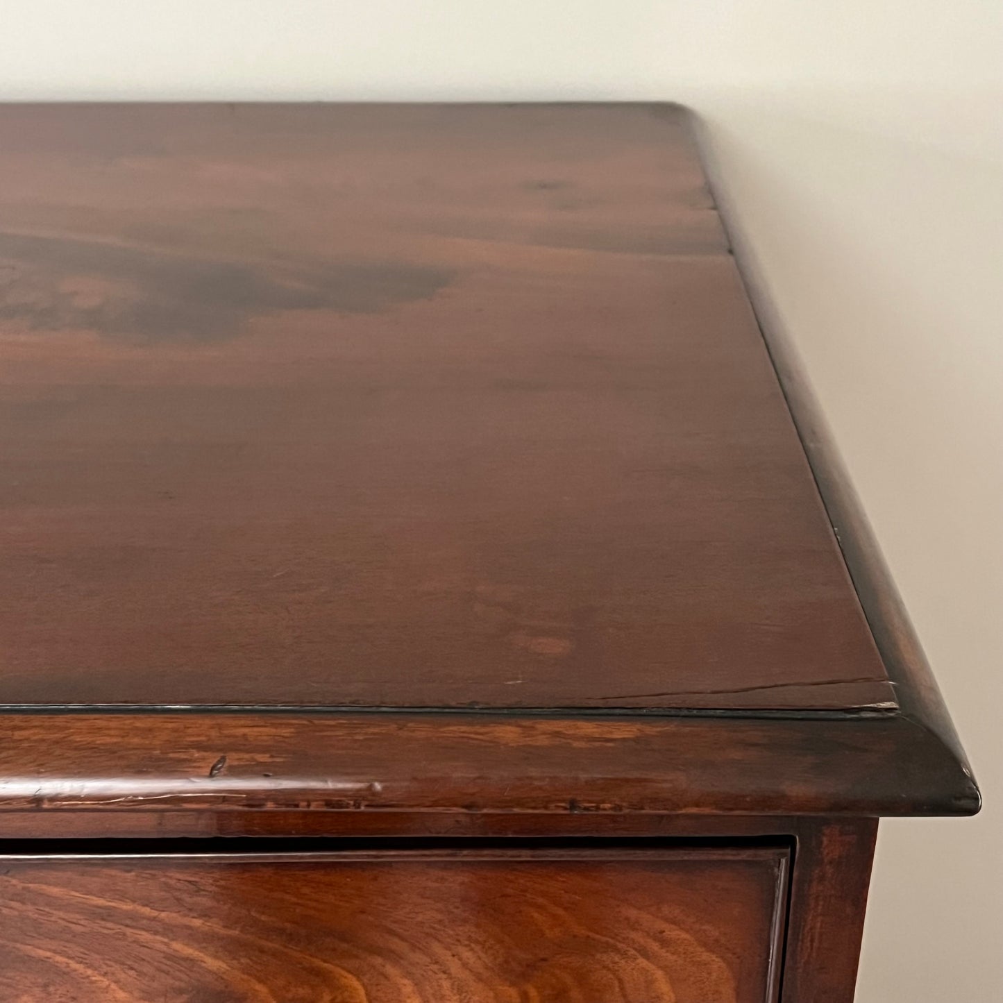Mahogany Chest of Drawers.