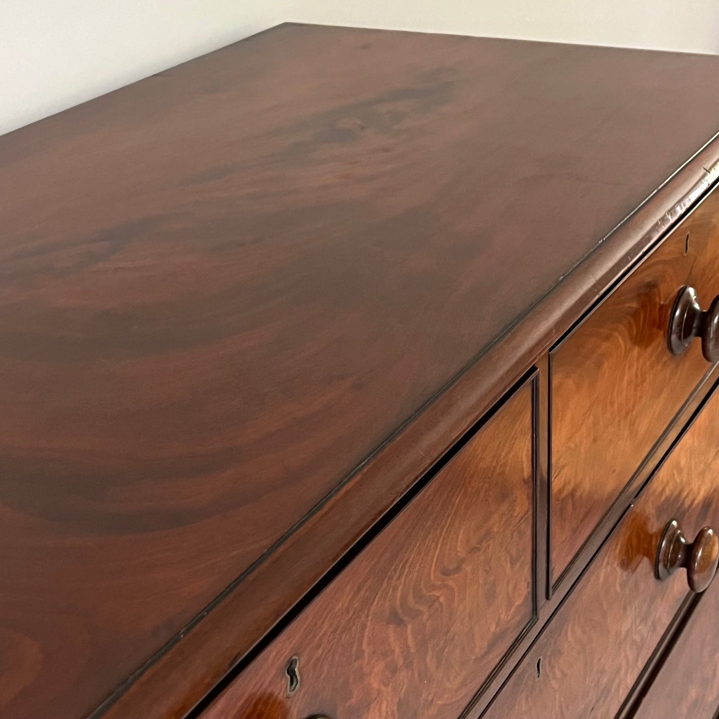 Mahogany Chest of Drawers.