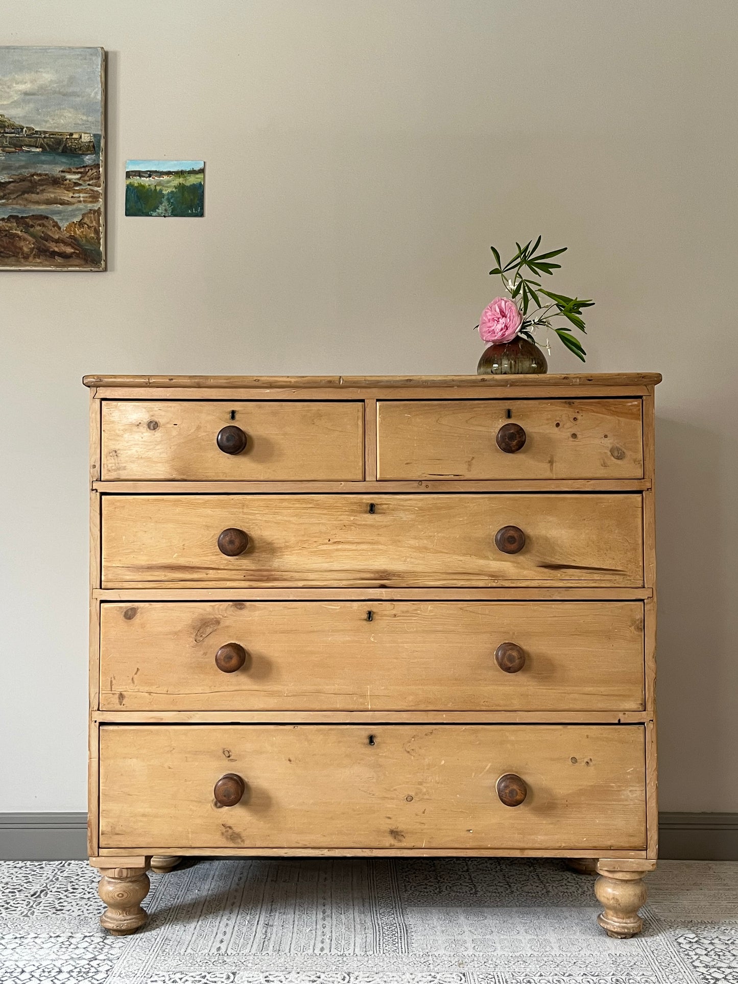 Pine Chest of Drawers.
