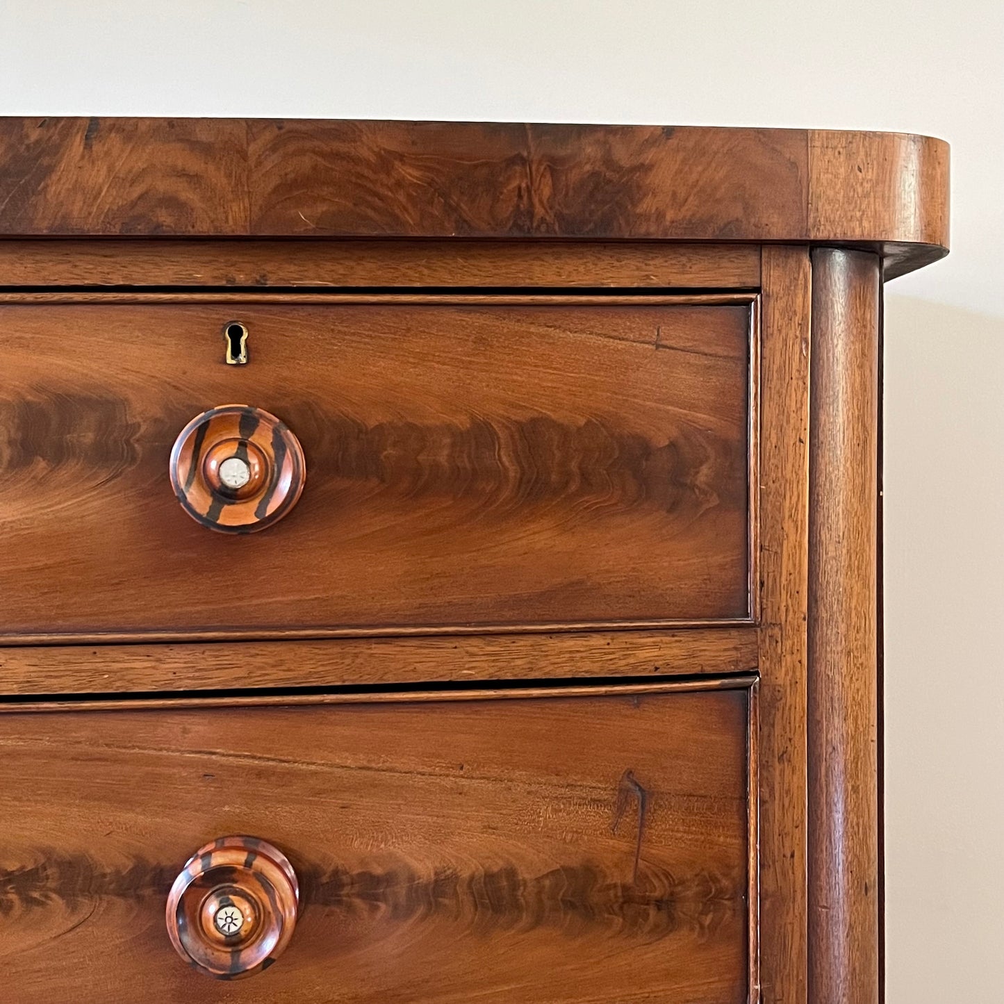 Bow Front Mahogany Chest of Drawers.