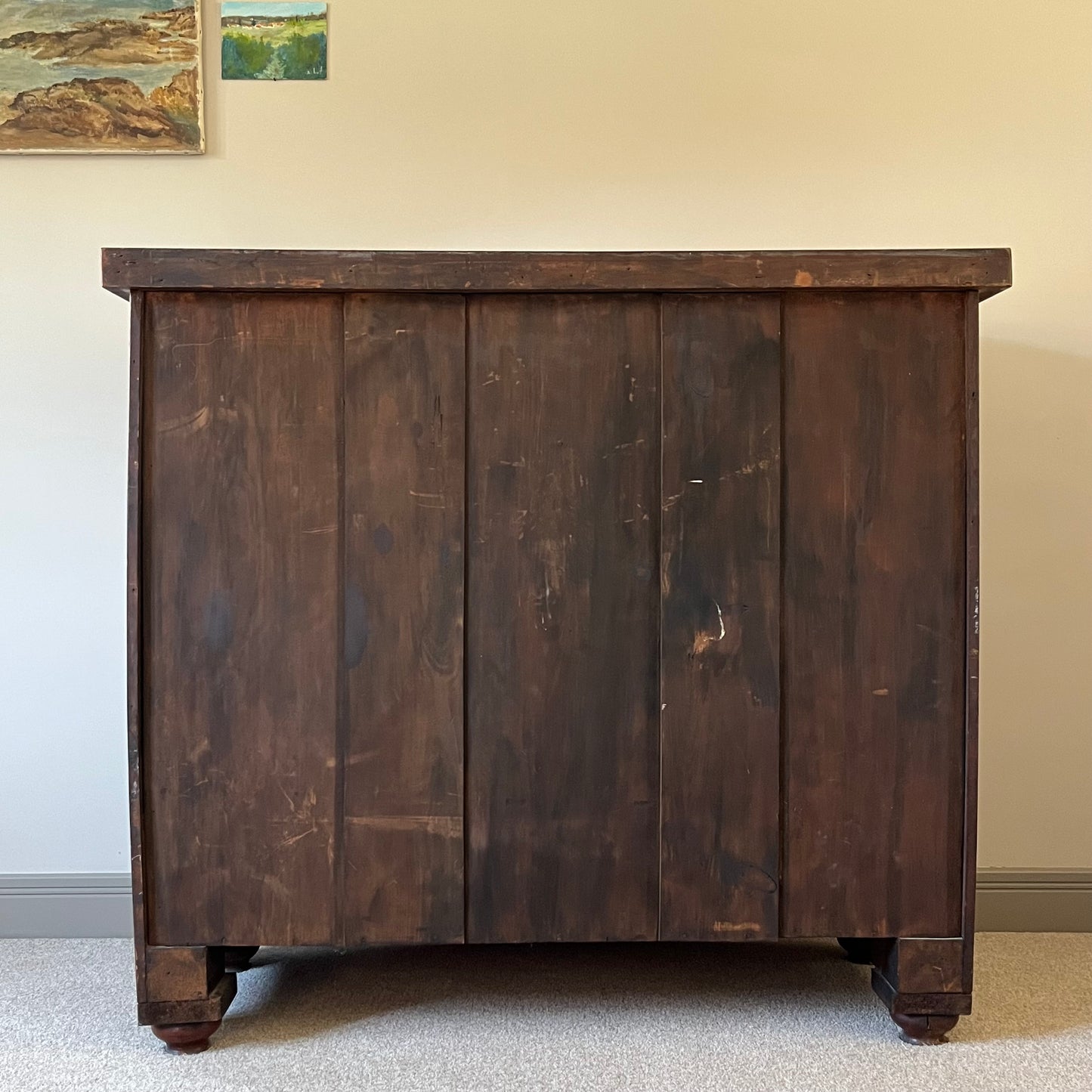 Bow Front Mahogany Chest of Drawers.