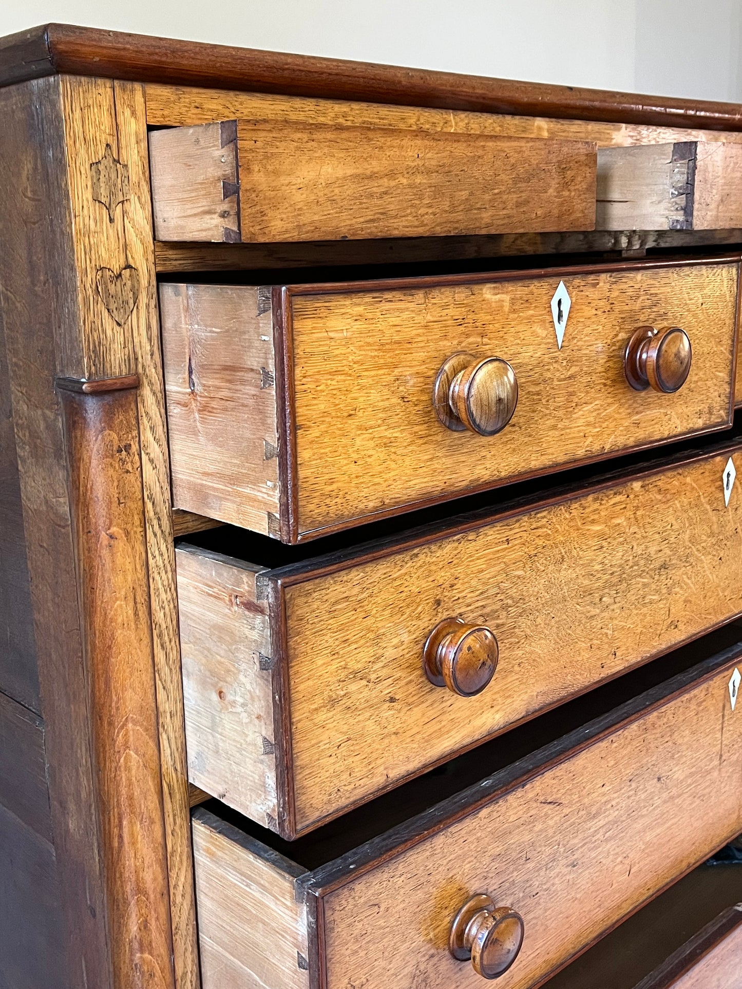 Golden Oak Chest of Drawers.