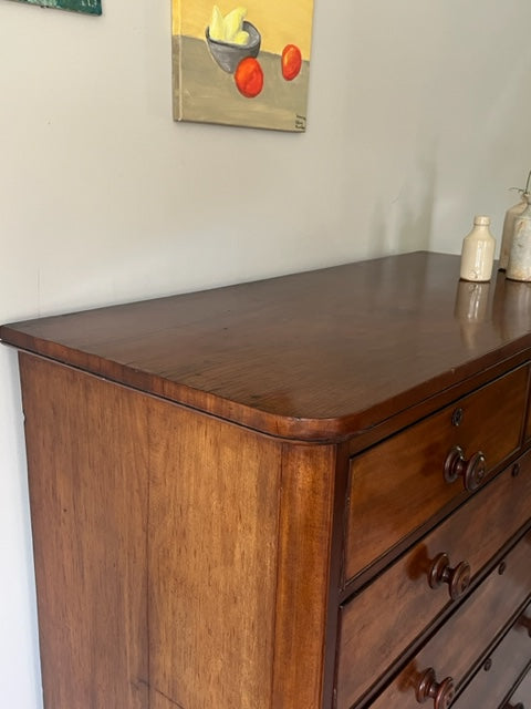 Mahogany Chest of Drawers.