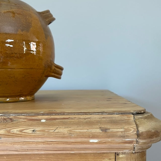Pine Chest of Drawers.