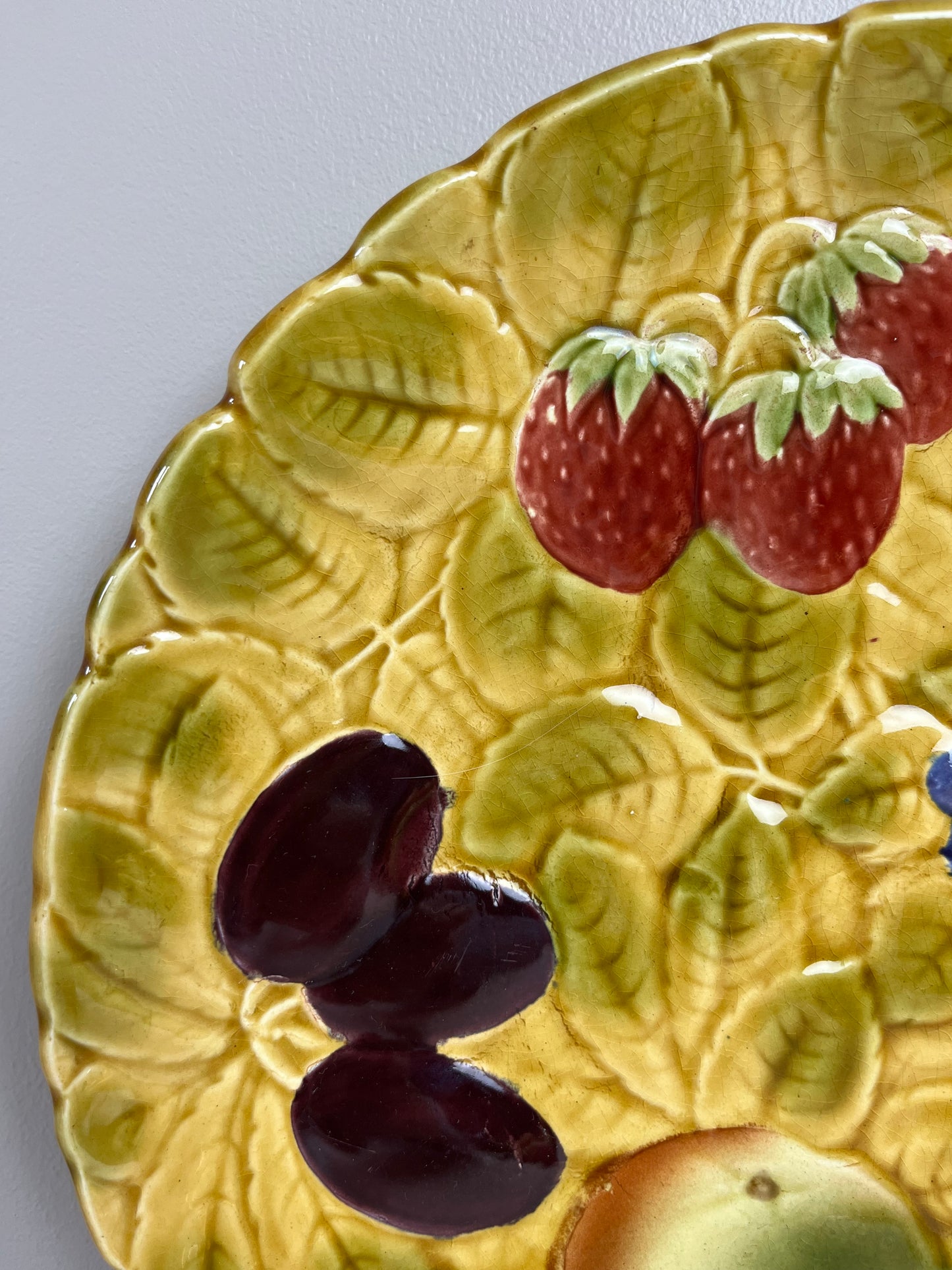 Sarregumines Majolica Plate.