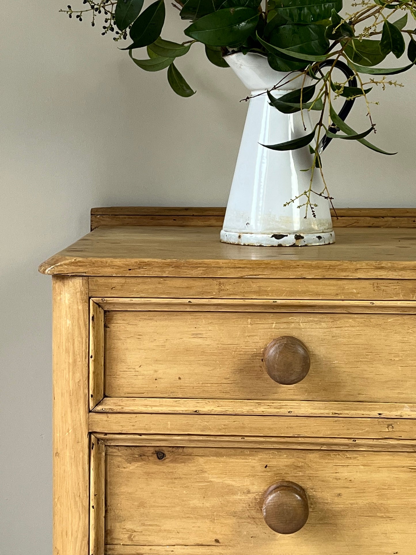 Country Pine Chest of Drawers.