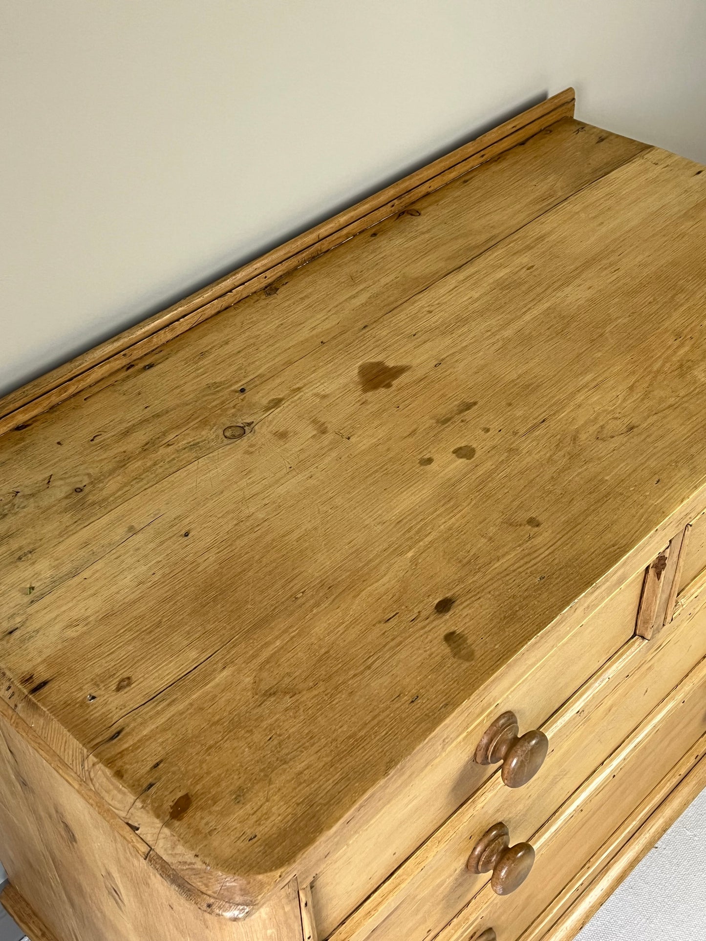 Country Pine Chest of Drawers.