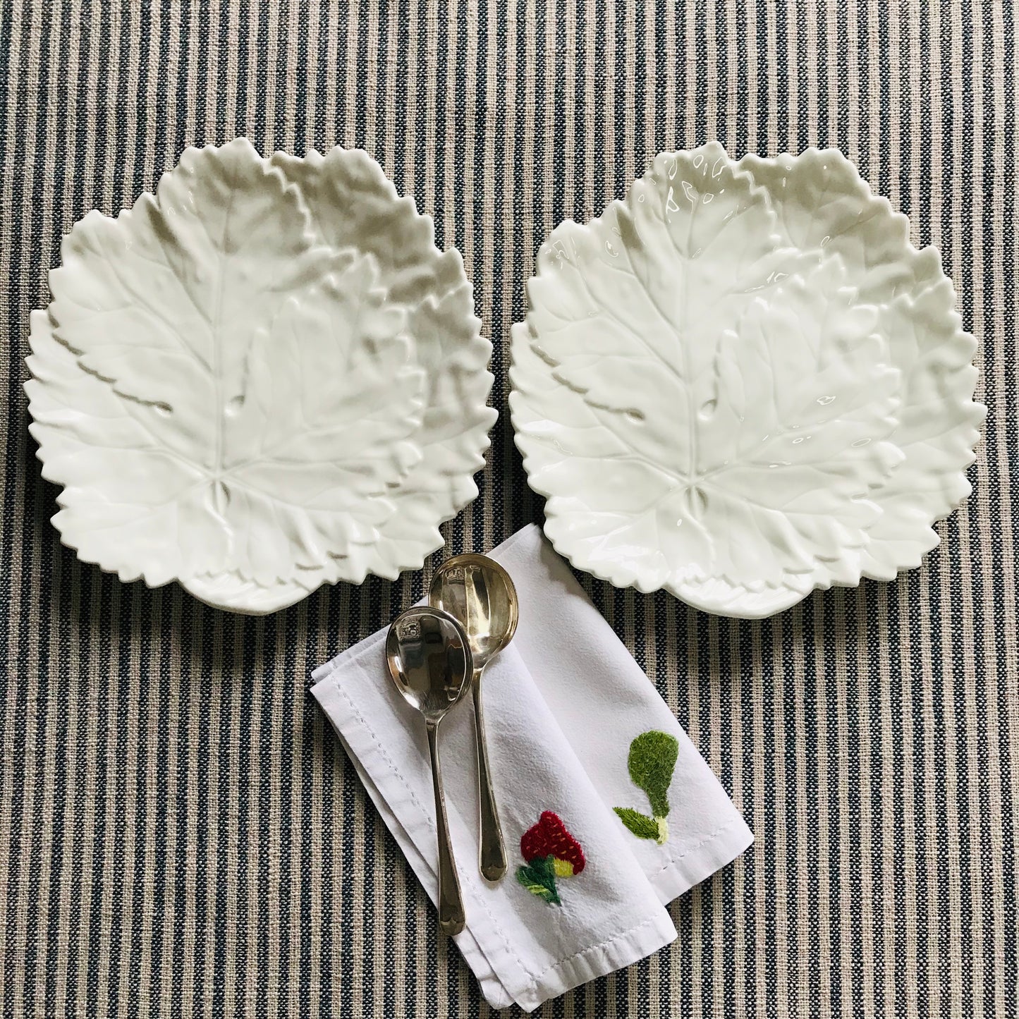 Pair of Leaf Plates.