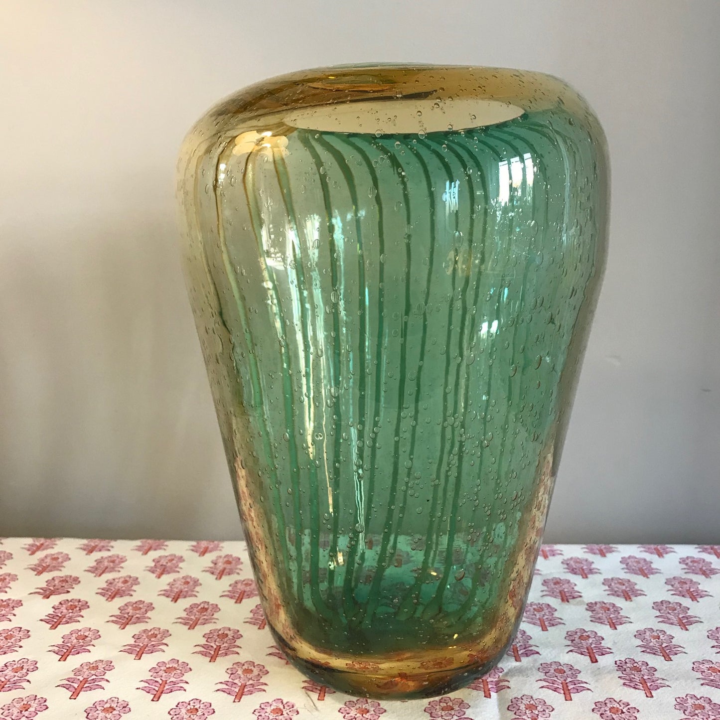 A Stylist Art Glass Vase.