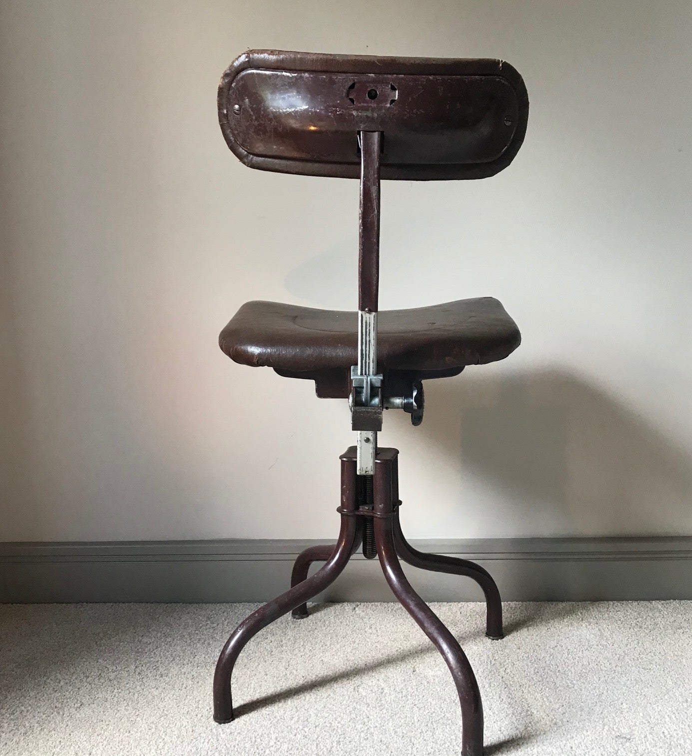 TanSad Factory Swivel Chair.