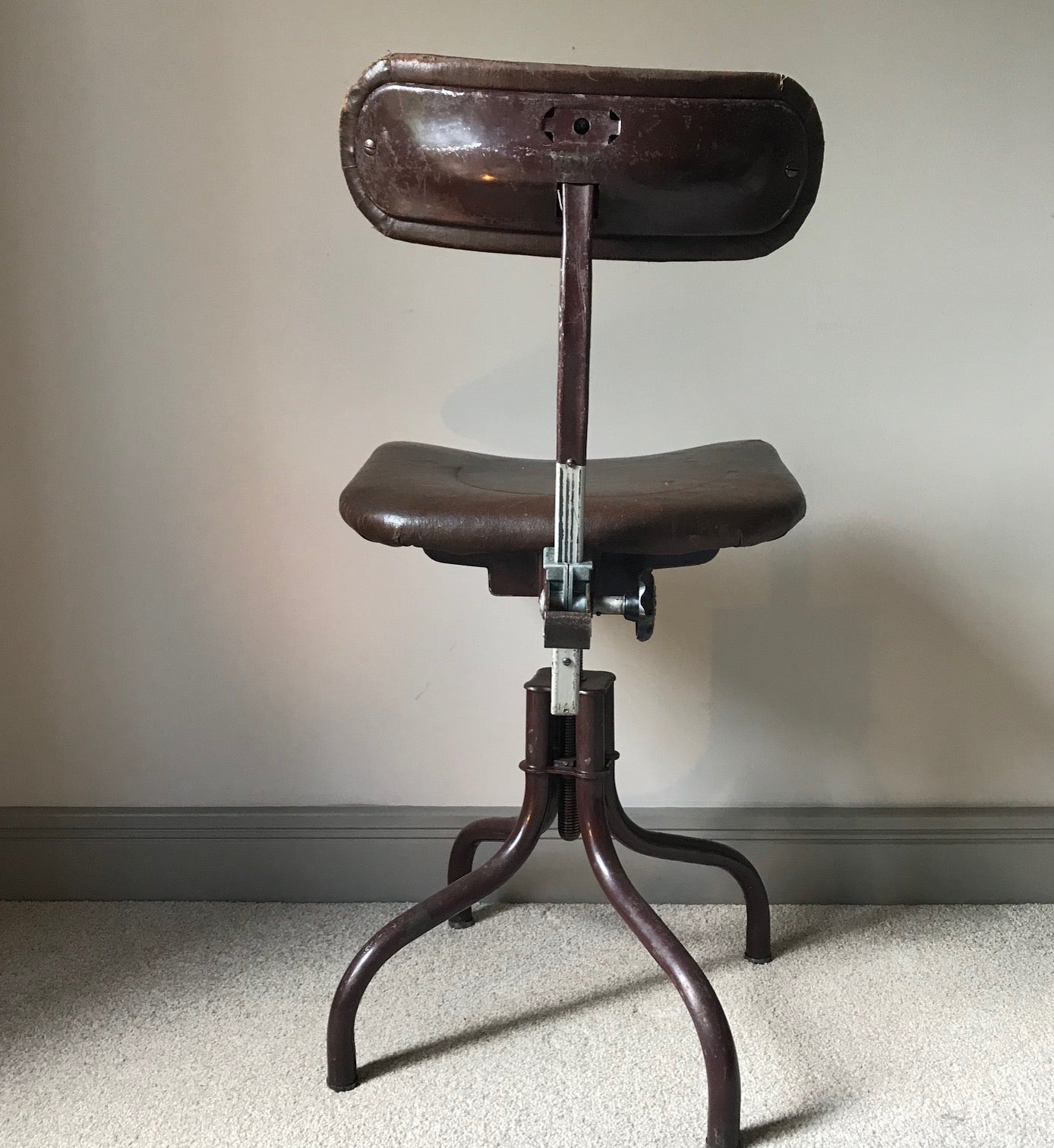 TanSad Factory Swivel Chair.