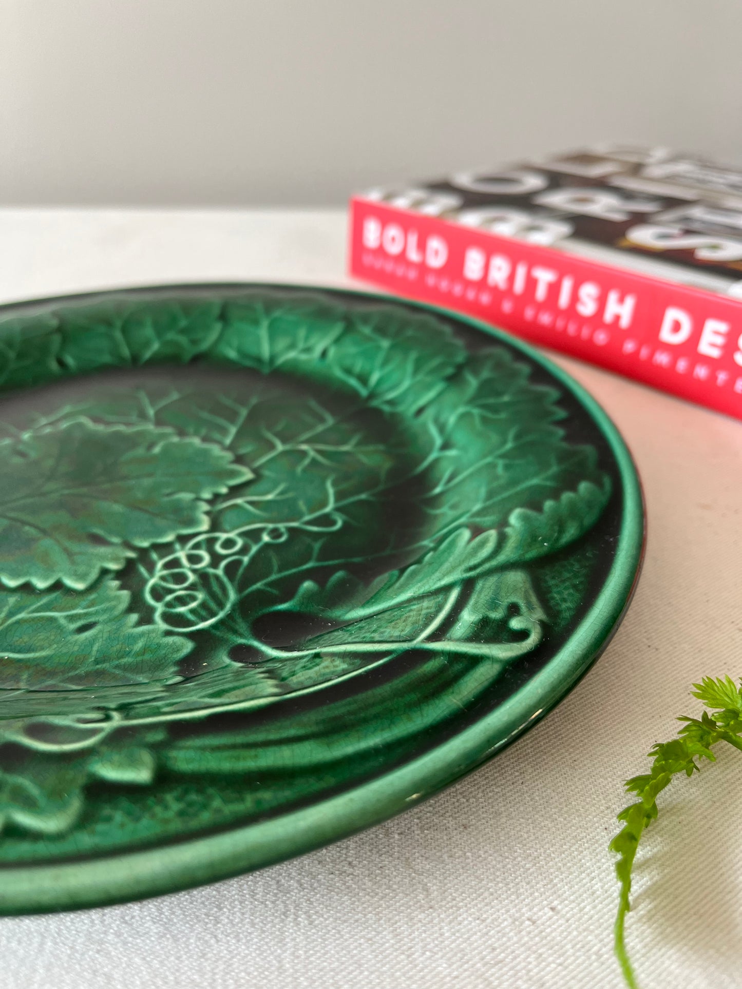 Majolica Leaf Plate.