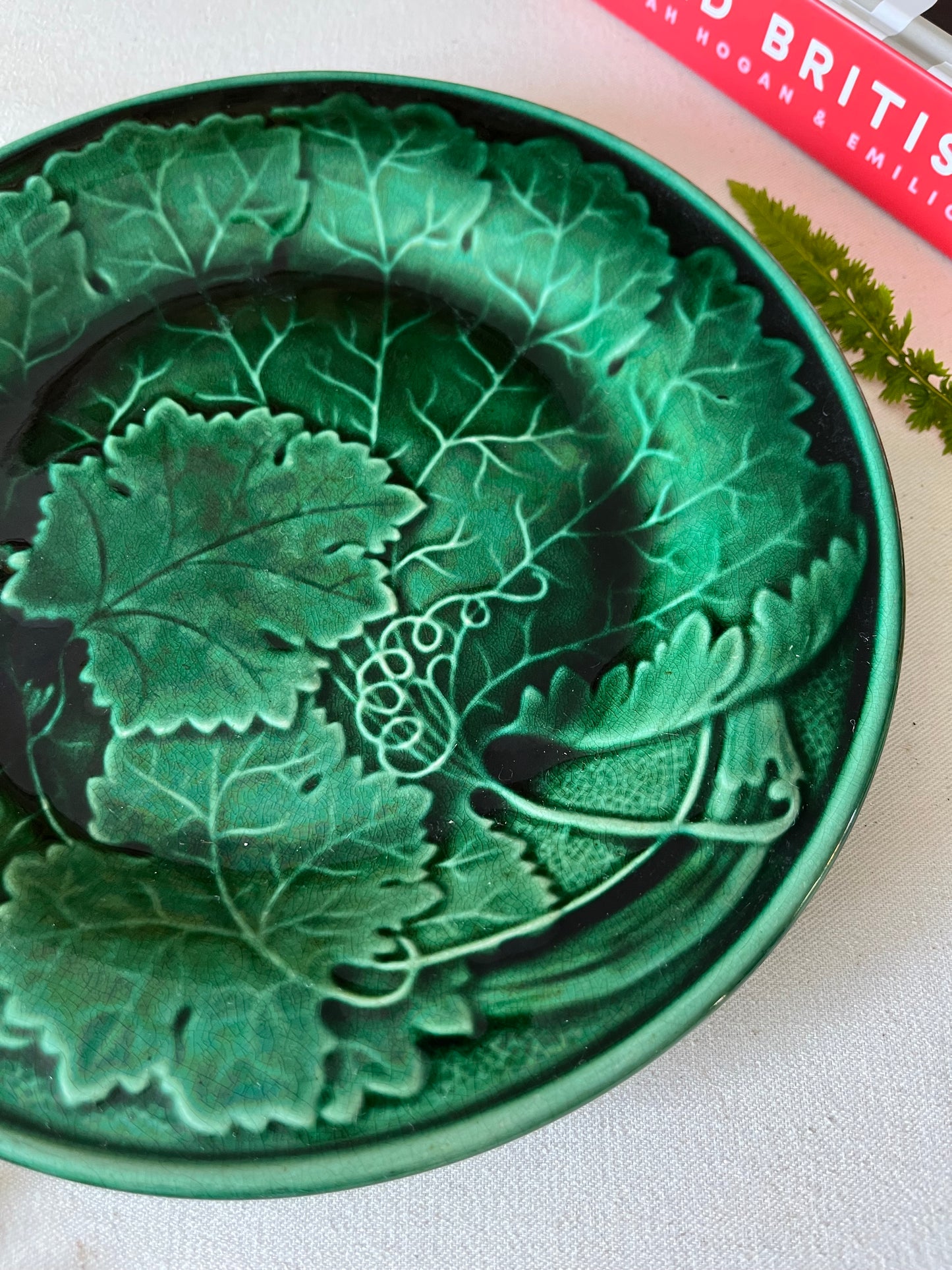 Majolica Leaf Plate.