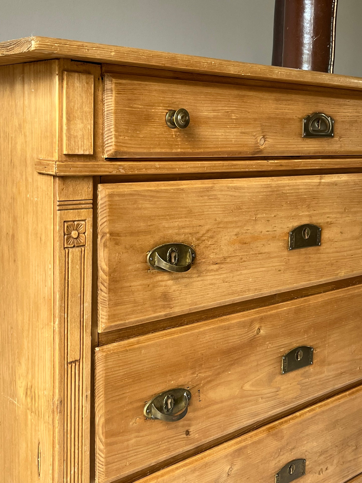 Continental Pine Chest of Drawers.
