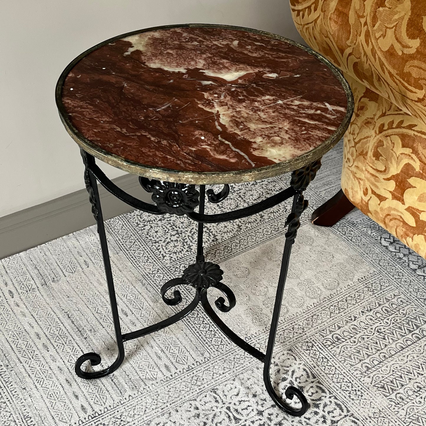 Pretty Side Table.