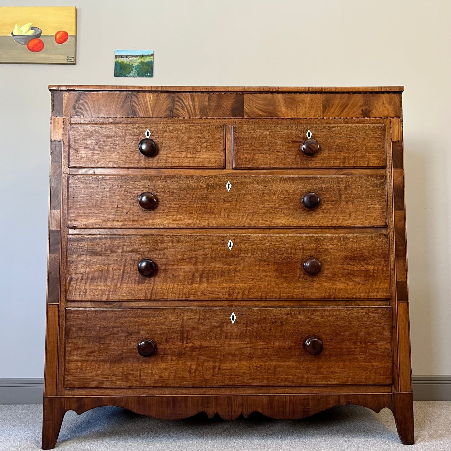 Oak Chest of Drawers.