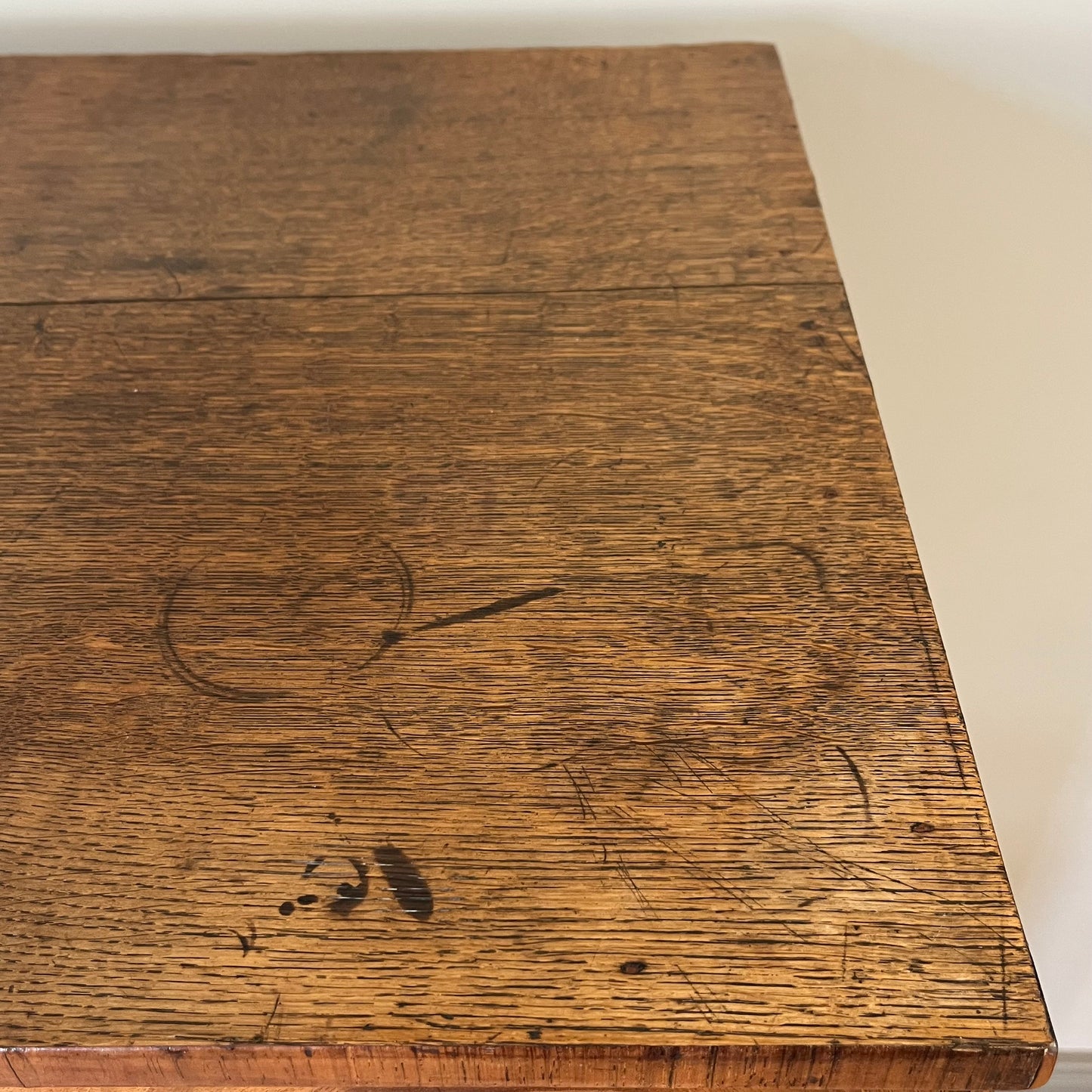 Oak Chest of Drawers.
