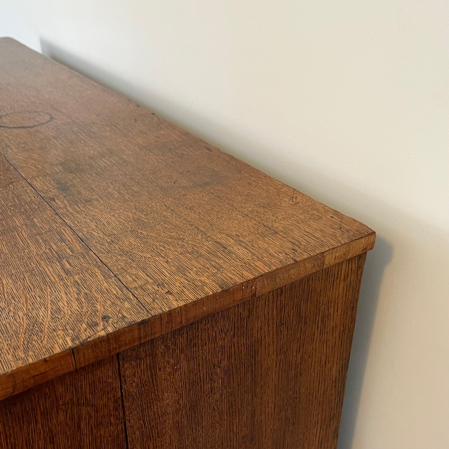 Oak Chest of Drawers.