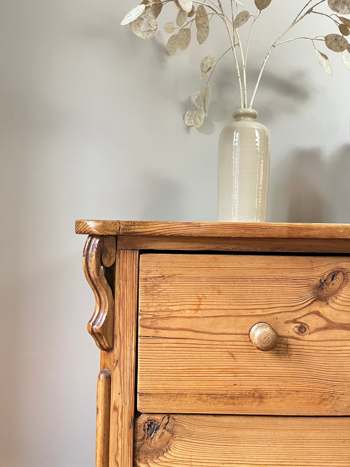 Continental Pine Chest of Drawers.