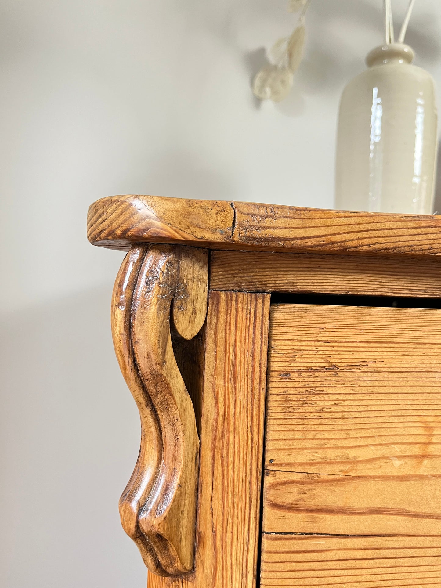 Continental Pine Chest of Drawers.