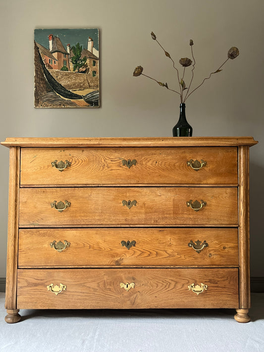 Continental Oak Chest of Drawers.