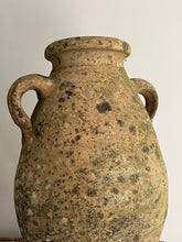 Load image into Gallery viewer, Spanish Terracotta Pot.
