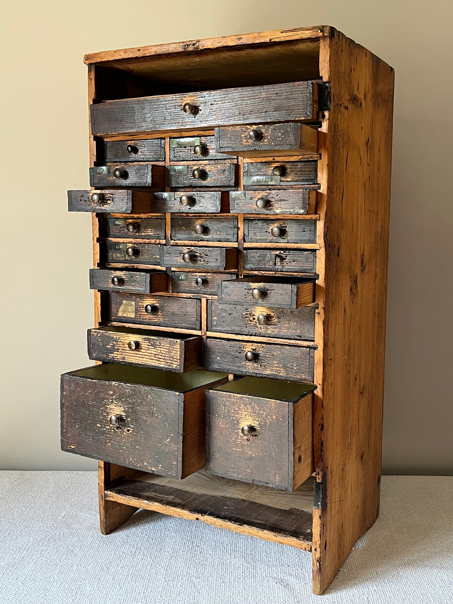 French Cabinet.
