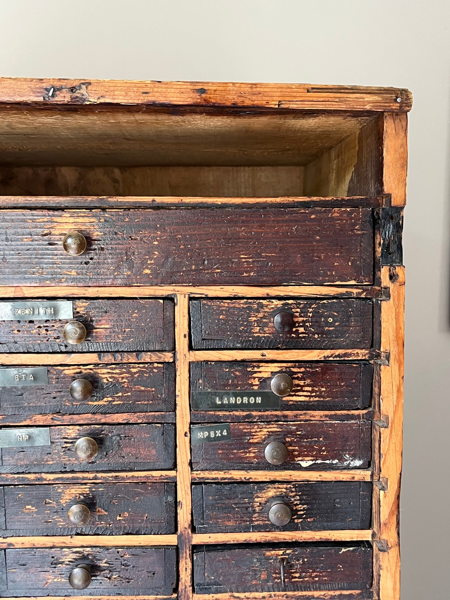 French Cabinet.