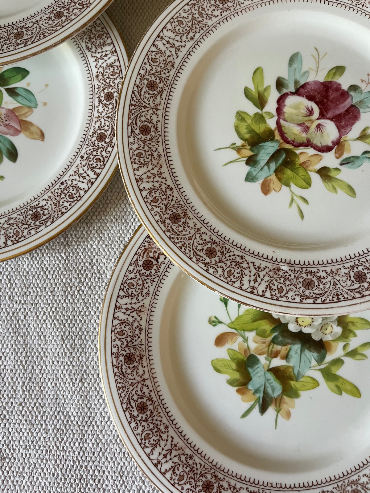 A Set of Ten Plates.