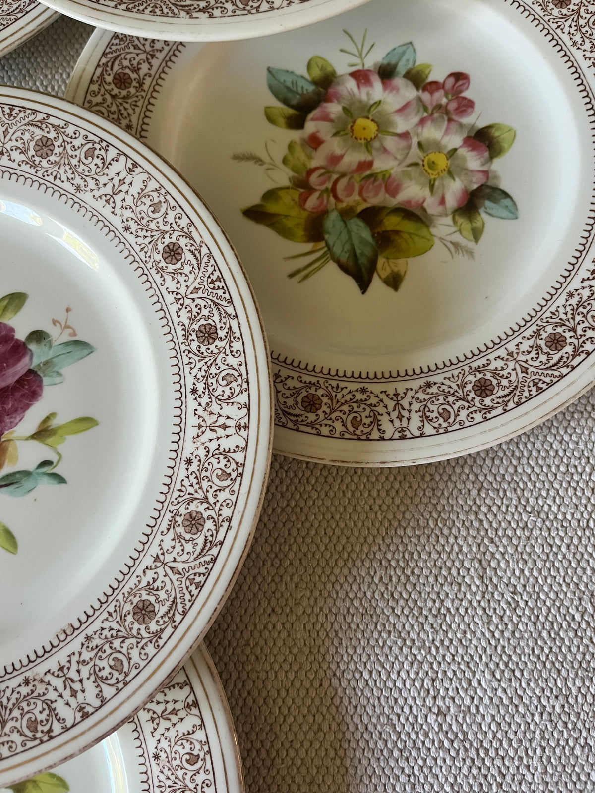 A Set of Ten Plates.
