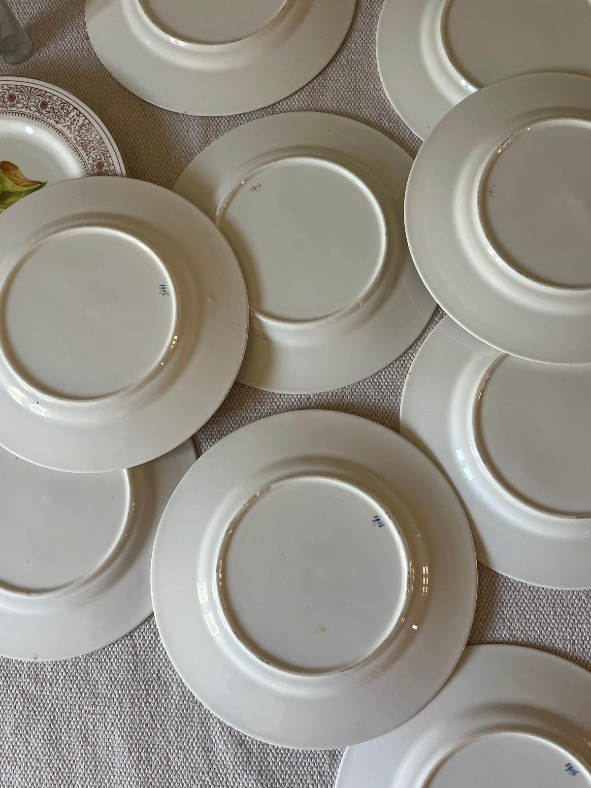 A Set of Ten Plates.