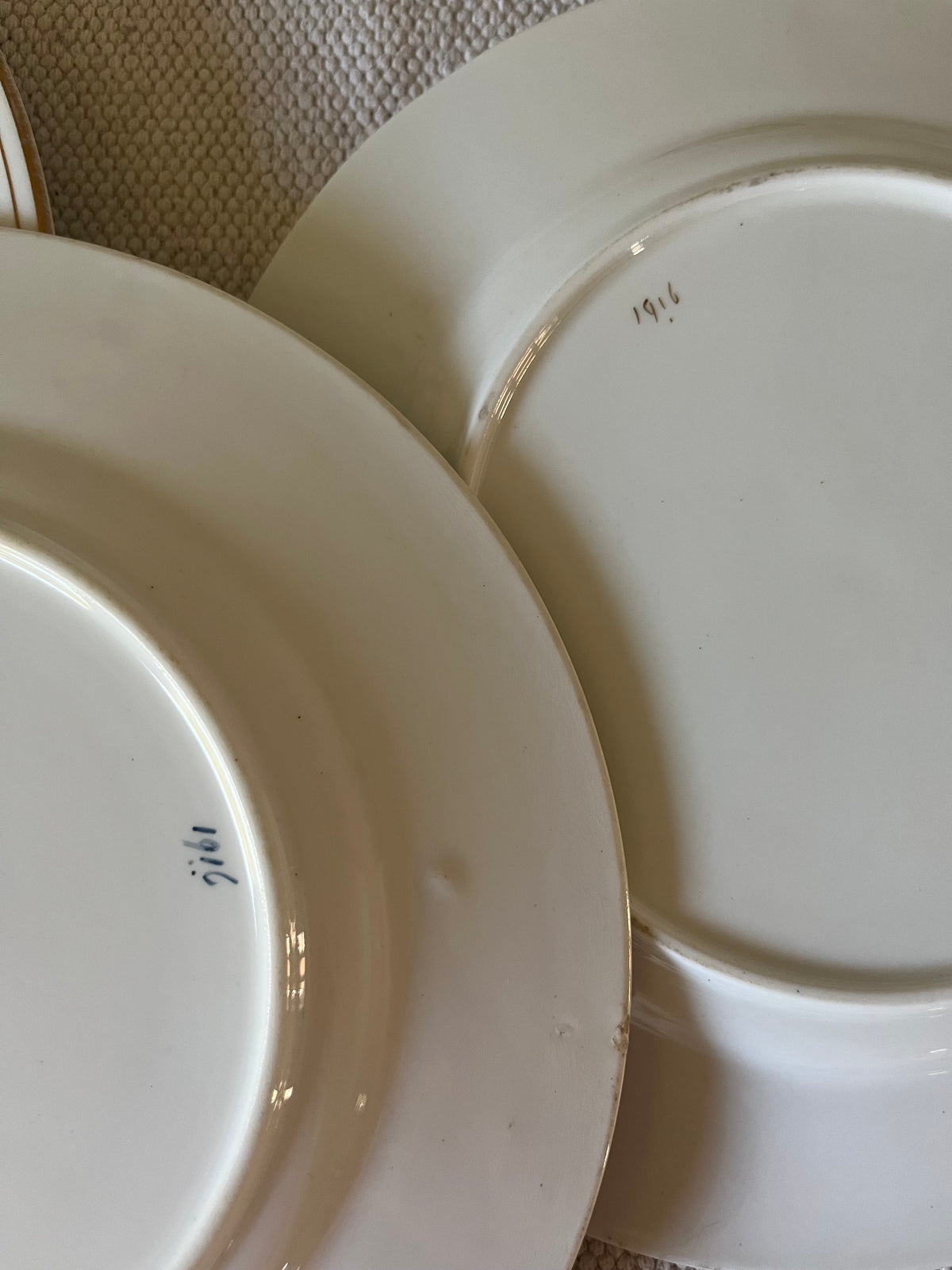 A Set of Ten Plates.