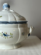 Load image into Gallery viewer, French Tureen.
