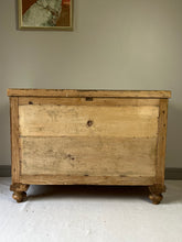 Load image into Gallery viewer, Country Pine Chest of Drawers.
