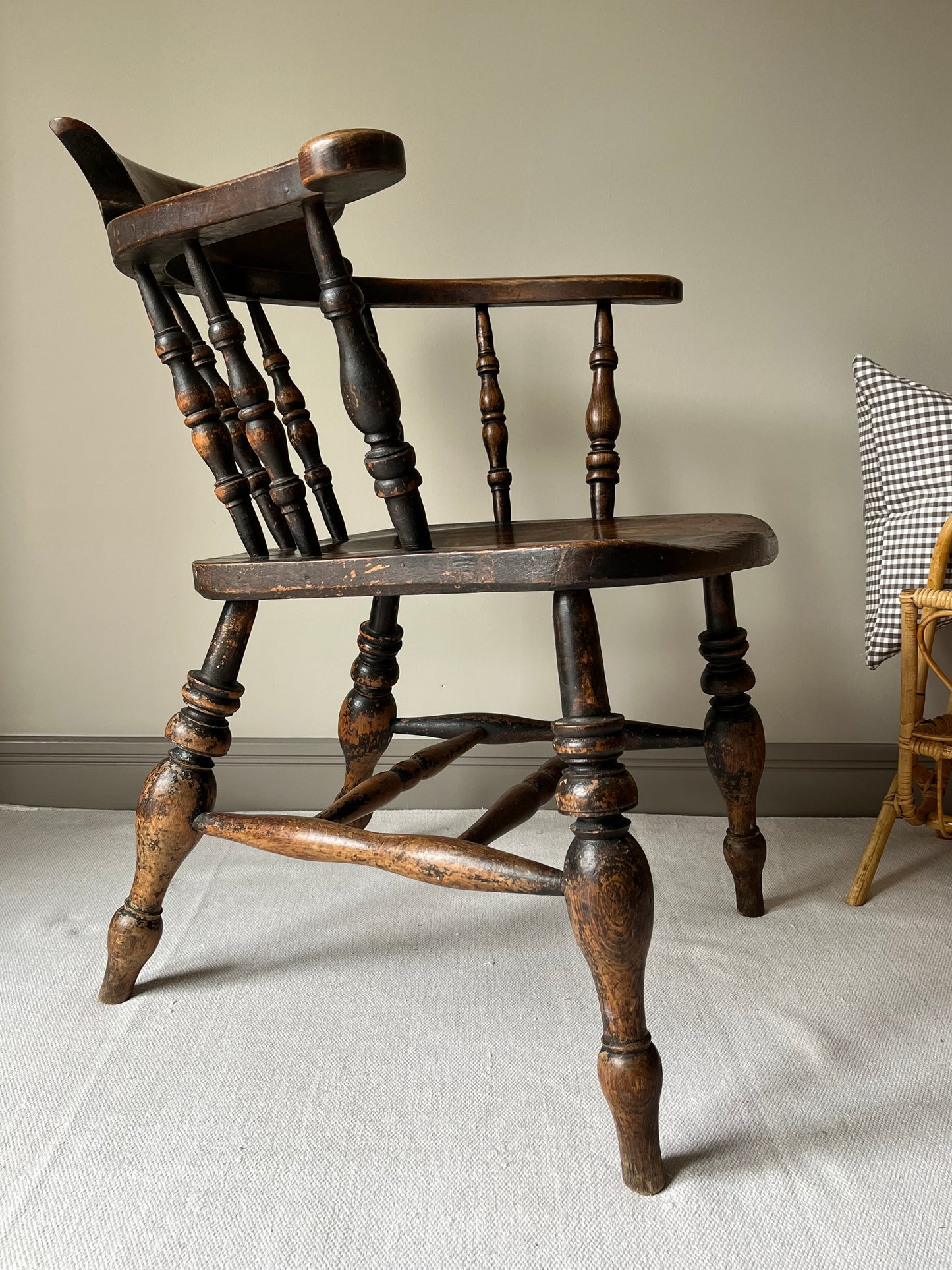 Captain Chair.