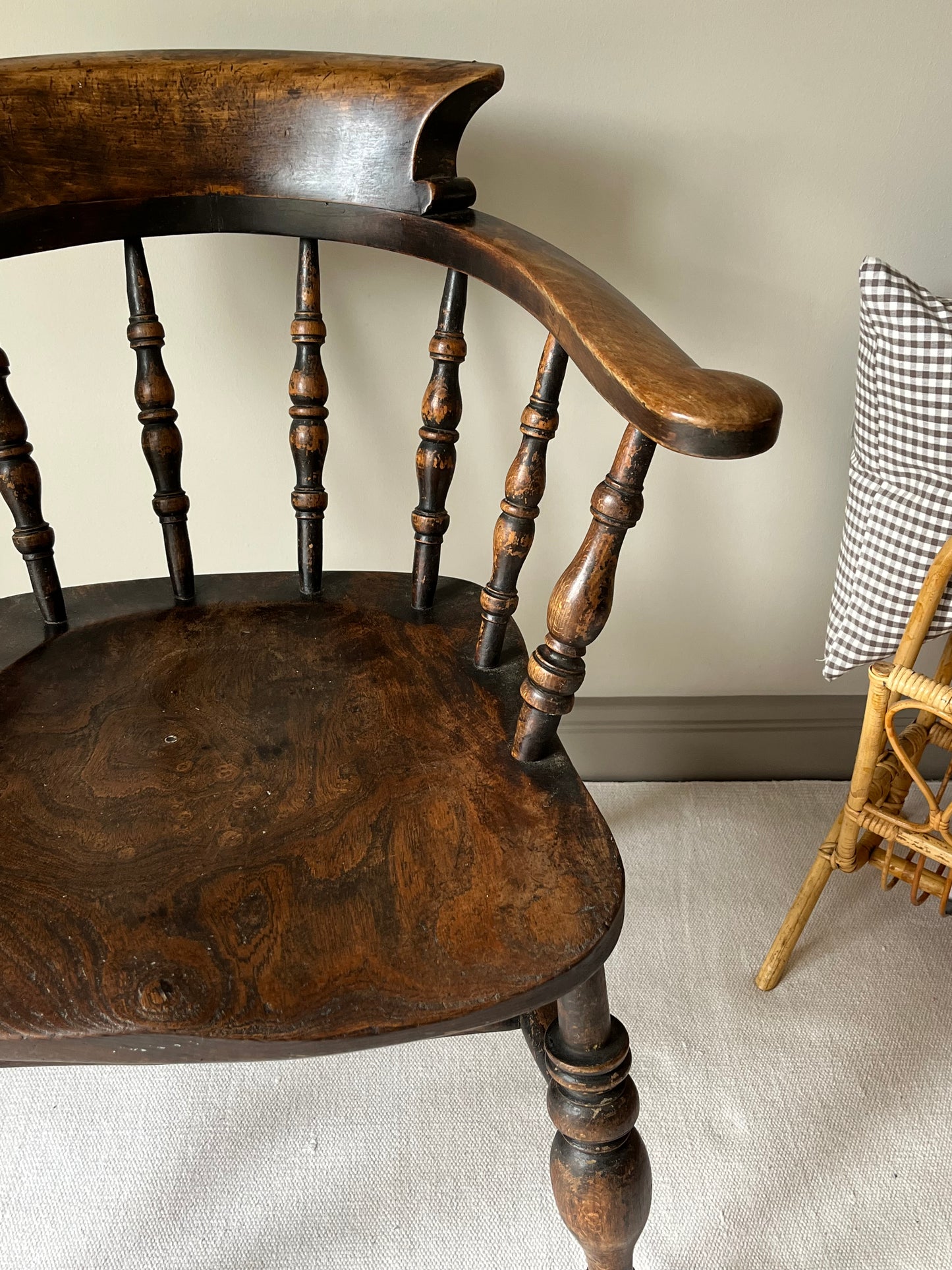 Captain Chair.
