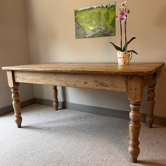 Country Pine Table.