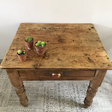 Load image into Gallery viewer, Country Pine Table.
