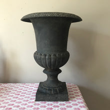 Load image into Gallery viewer, Campana Urn.

