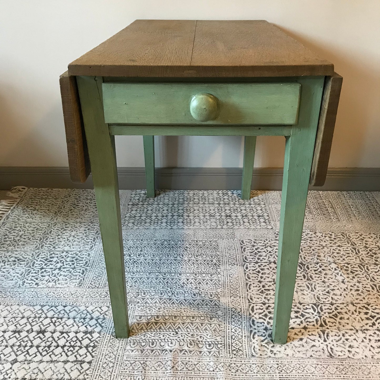 Pine drop Leaf Table.