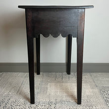 Load image into Gallery viewer, Country Oak Side Table.
