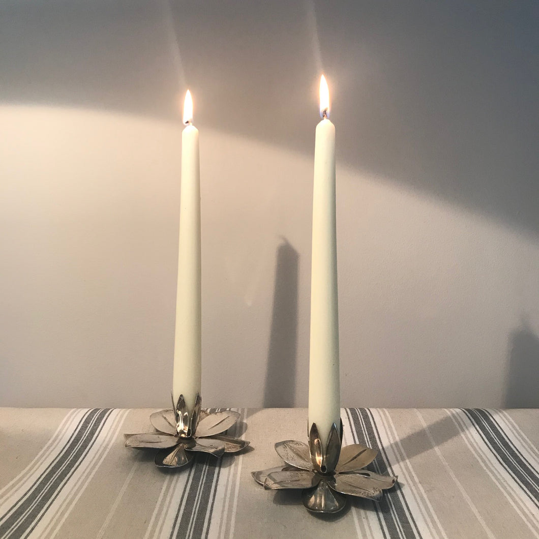 Stylish Lily Pad Candle Holders.