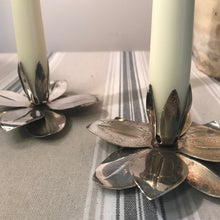 Load image into Gallery viewer, Stylish Lily Pad Candle Holders.
