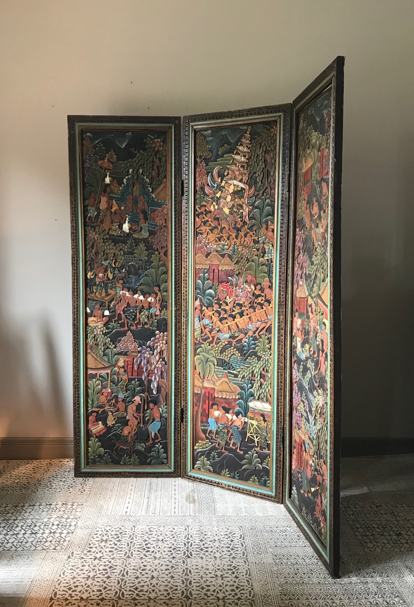 Balinesian Room Screen.