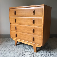 Load image into Gallery viewer, Heal&#39;s Oak Chest Of Drawers.
